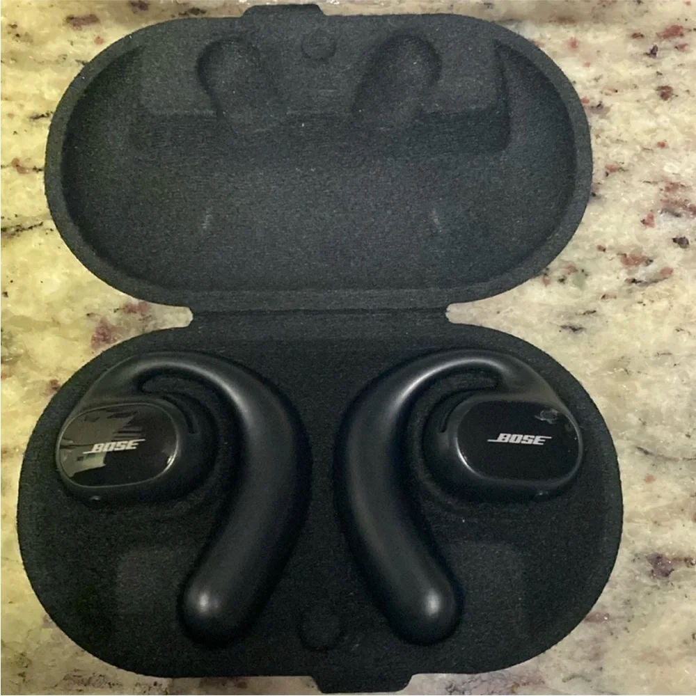 Bose Sport OpenEar True Wireless Black Earbuds with Charging Case. Barely used!
